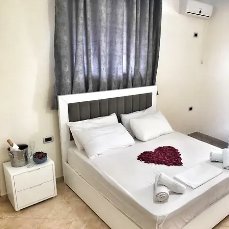 Отель Prive And 3*