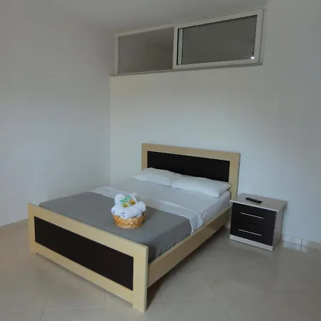 ホテル Prive And Sarandë