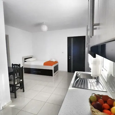 Prive And ホテル 3*