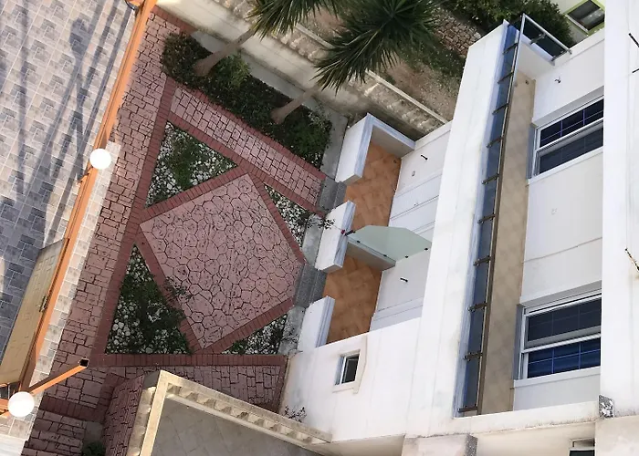 Prive And Hotel Sarandë